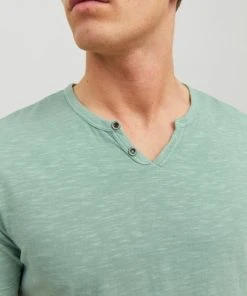 Jack & Jones T-Shirt Halbarm JJESPLIT NECK TEE SS NOOS, Granite Green -Lloyd Gürtel Shop a09c08ec cb96 ac9e a414 116f28eb2f02 600x600