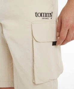Tommy Jeans Bermuda TJM ETHAN BELTED CARGO SHORT, BEIGE -Lloyd Gürtel Shop fe07b7a6 777e 1a91 a614 0316c01500c5 600x600
